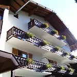 Schonblick Hotel 3*
